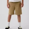 Moderne uniform-shorts for barn i khaki
