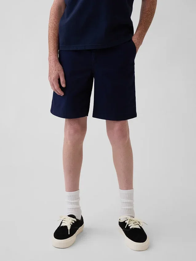 Moderne uniform-shorts for barn i khaki