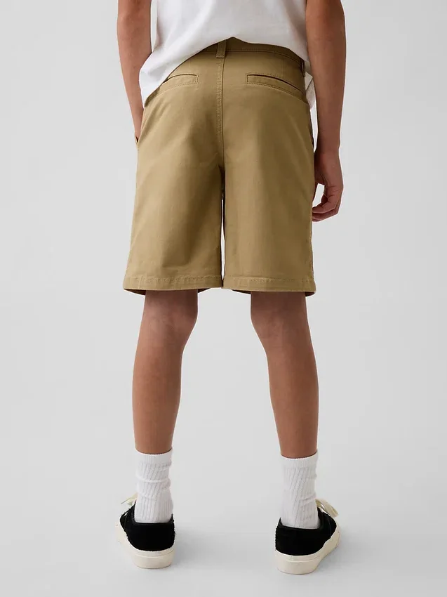 Moderne uniform-shorts for barn i khaki