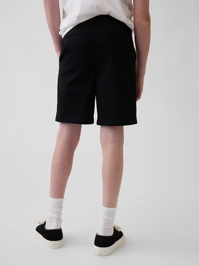 Moderne uniform-shorts for barn i khaki
