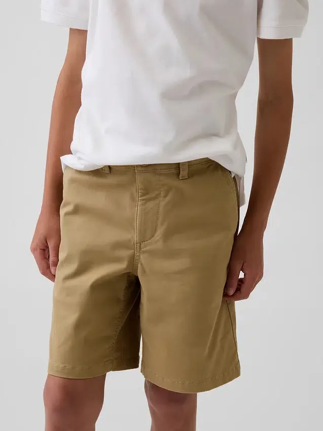 Moderne uniform-shorts for barn i khaki