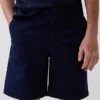 Moderne uniform-shorts for barn i khaki