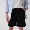 Moderne uniform-shorts for barn i khaki