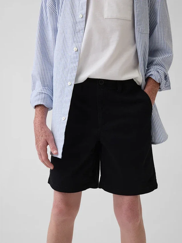 Moderne uniform-shorts for barn i khaki