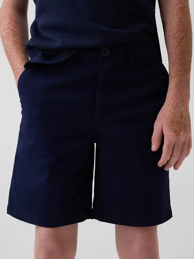 Moderne uniform-shorts for barn i khaki
