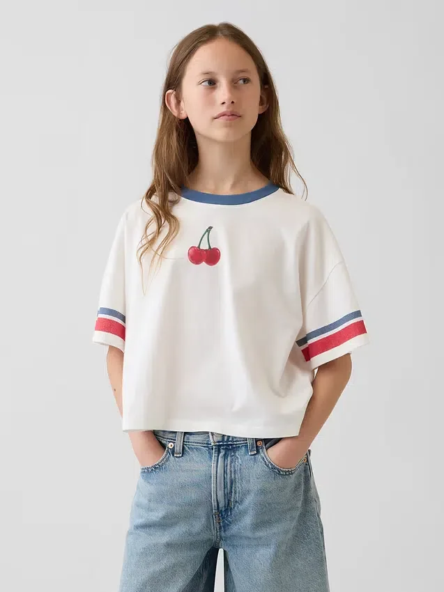 Oversized, boksformet T-skjorte med grafisk trykk for barn