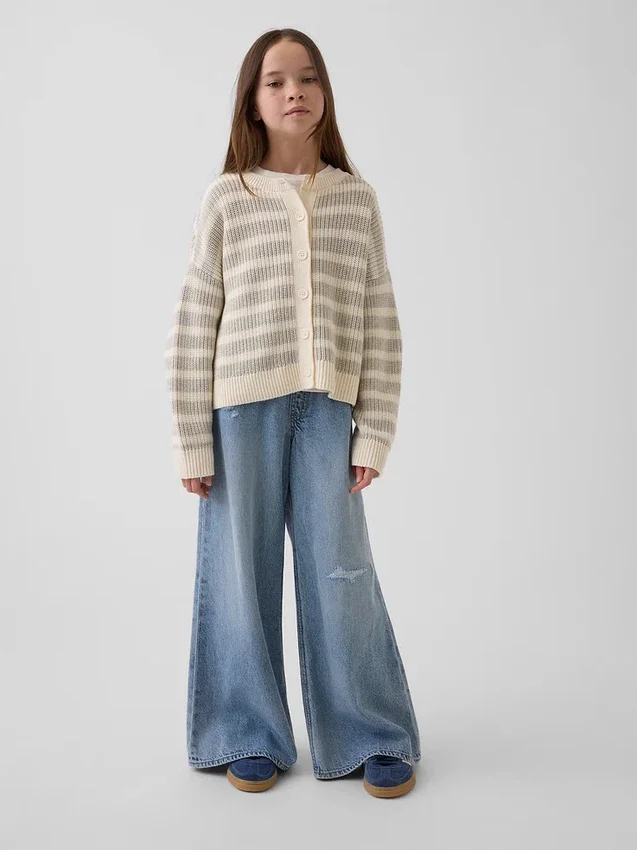 Oversized cardigan for barn