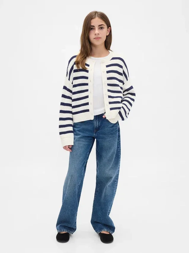 Oversized cardigan for barn