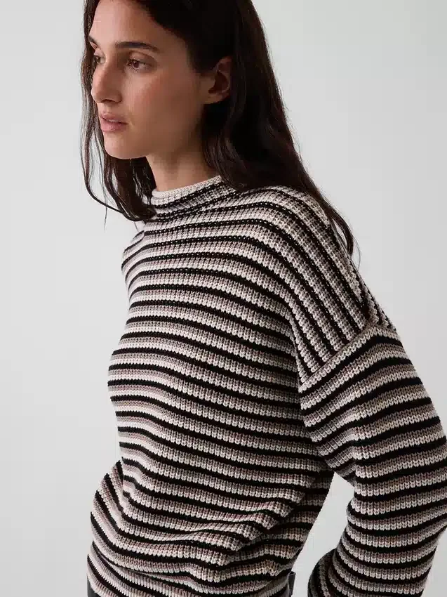 Oversized genser med rullekrage i 100 % bomull