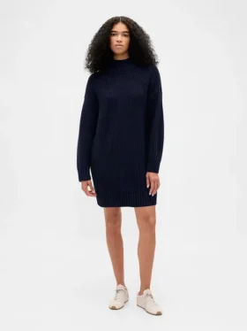 Oversized minigenser i strikk med høyhals