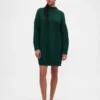 Oversized minigenser i strikk med høyhals
