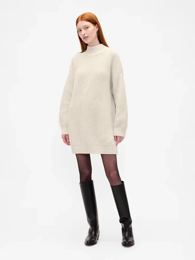 Oversized minigenser i strikk med høyhals