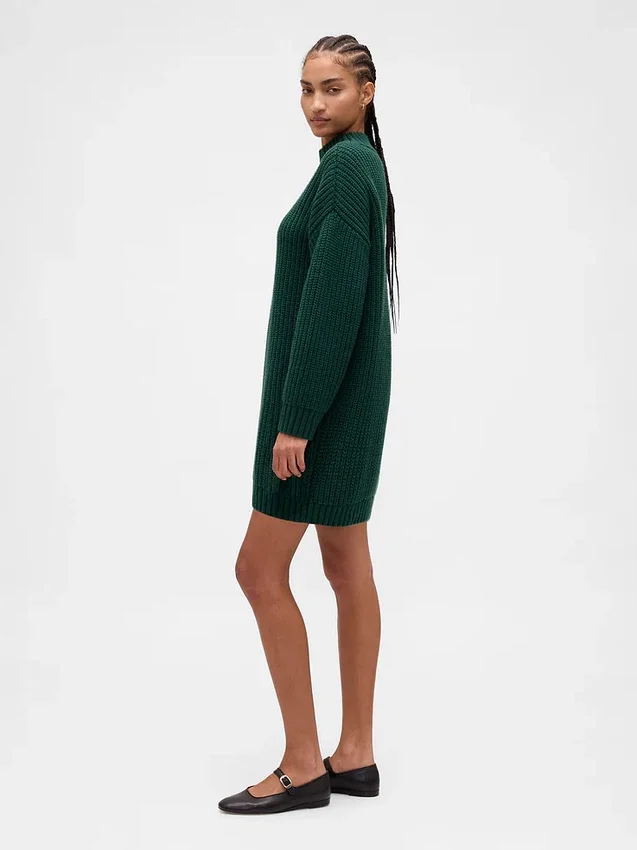 Oversized minigenser i strikk med høyhals