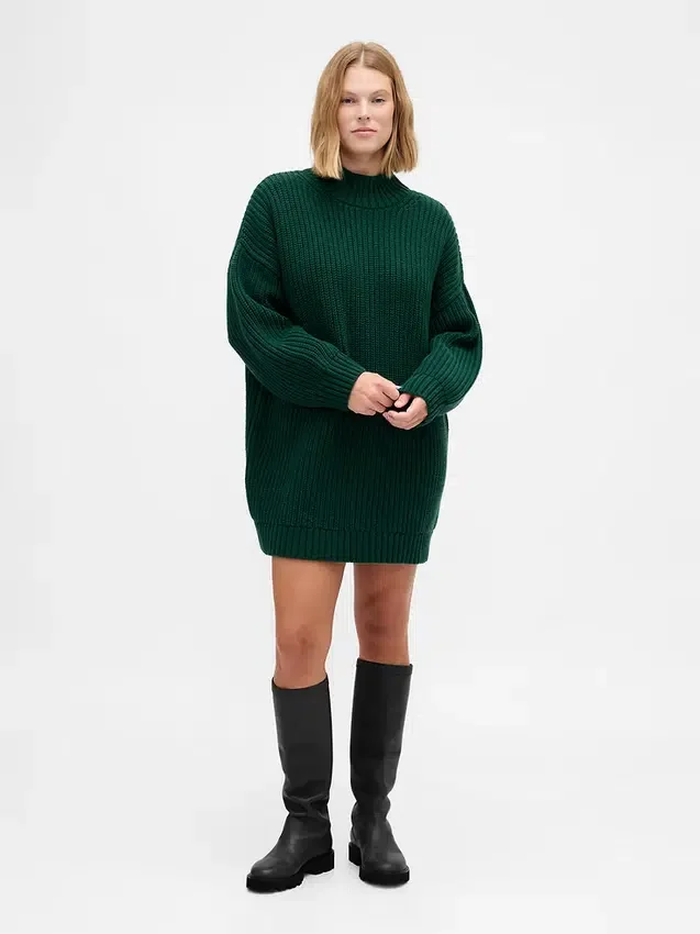 Oversized minigenser i strikk med høyhals