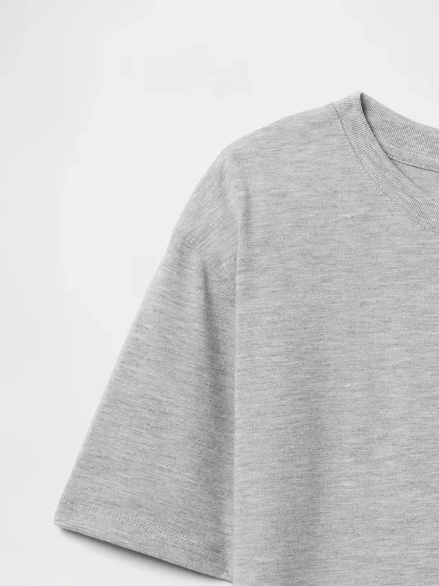Oversized pyjamas-T-skjorte for barn i resirkulert materiale