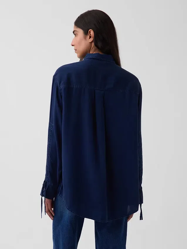 Oversized skjorte i denim med rynkede ermer