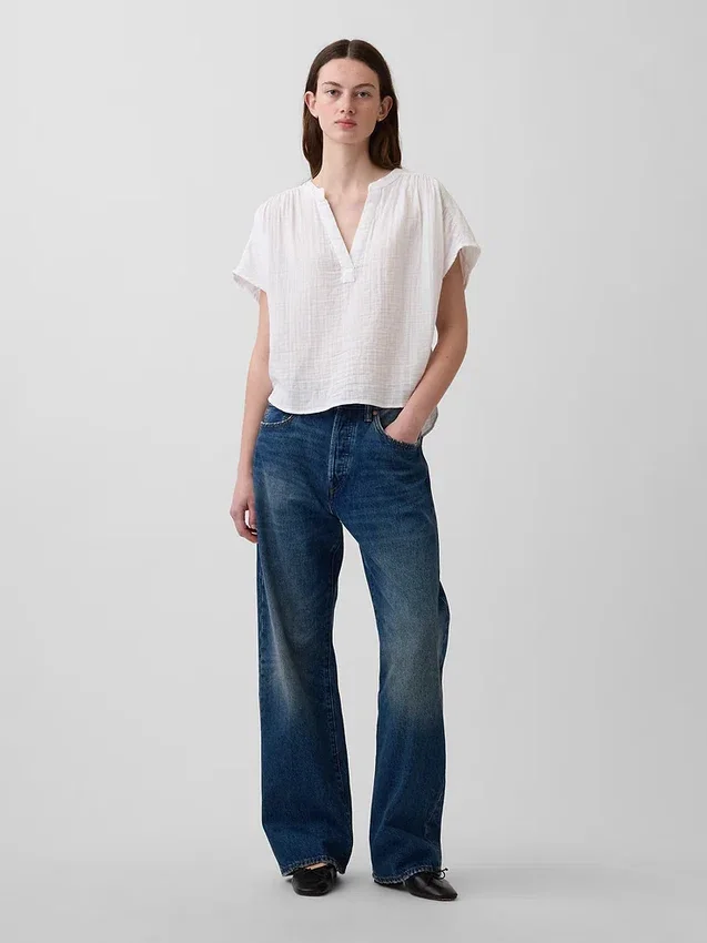 Oversized topp i bomullsgasbind med splitt i halsen