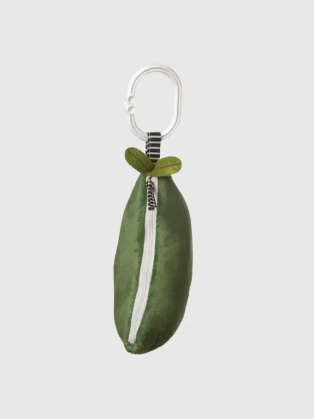 «Peas in a Pod» – babyrangle og pipeleke til reise