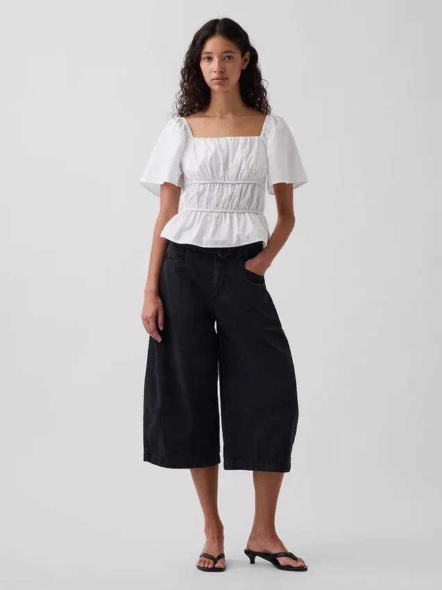 Peplum-top med firkantet hals