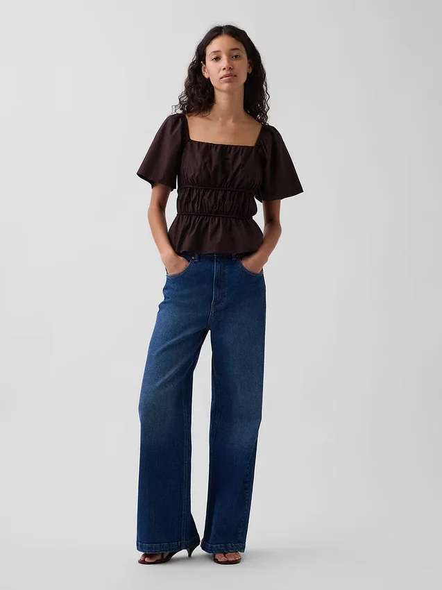 Peplum-top med firkantet hals