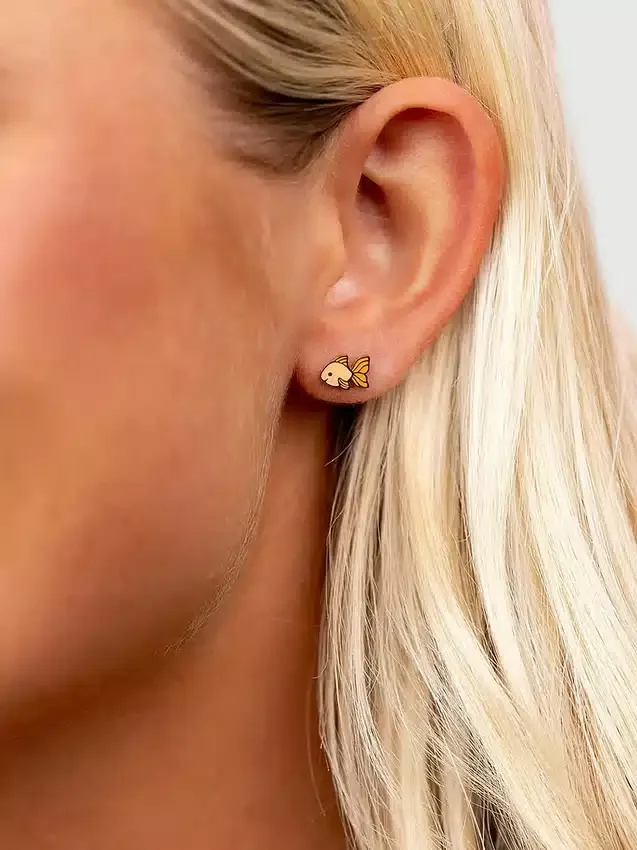 Pierced Co gullfisk-øreringer med skruelås