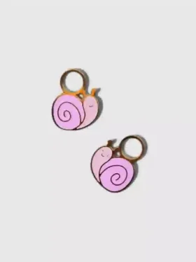 Pierced Co snegle-charms til huggie-øreringer