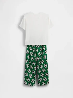 Pyjamasett for barn i resirkulert materiale