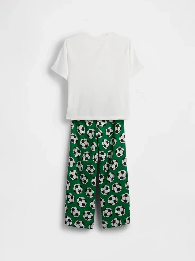 Pyjamasett for barn i resirkulert materiale