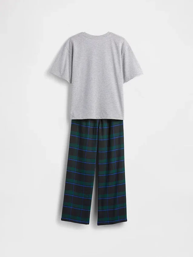 Pyjamasett for barn i resirkulert materiale
