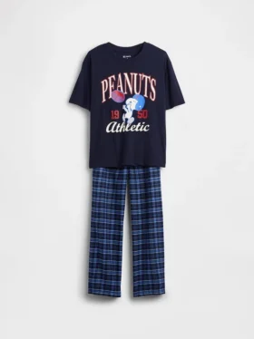 Pyjamasett for barn med Snoopy, laget av resirkulert materiale