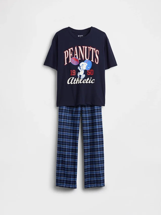 Pyjamasett for barn med Snoopy, laget av resirkulert materiale