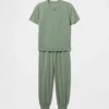 Pyjamasett med joggebukse i resirkulert materiale for barn