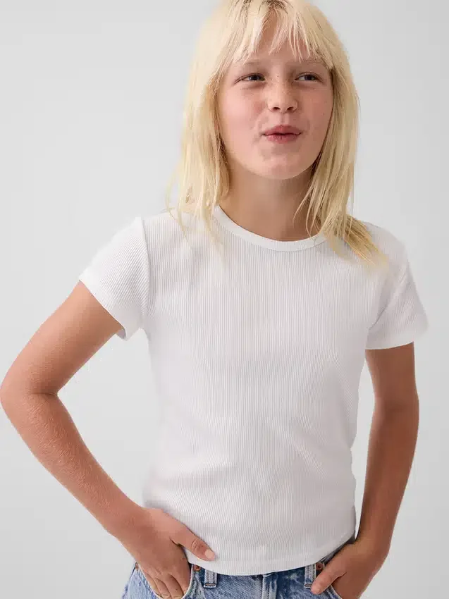 Ribbet T-skjorte for barn