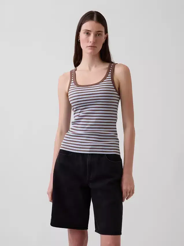 Ribbet tank-top med rund hals