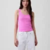 Ribbet tank-top med rund hals