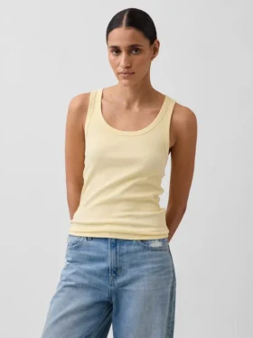 Ribbet tank-top med rund hals