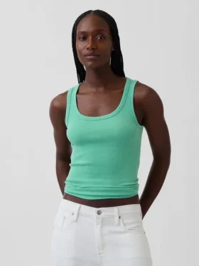Ribbet tank-top med rund hals
