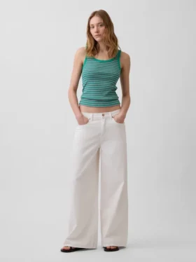 Ribbet tank-top med rund hals