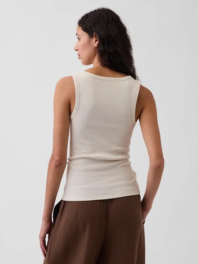 Ribbet tank-top med rund hals