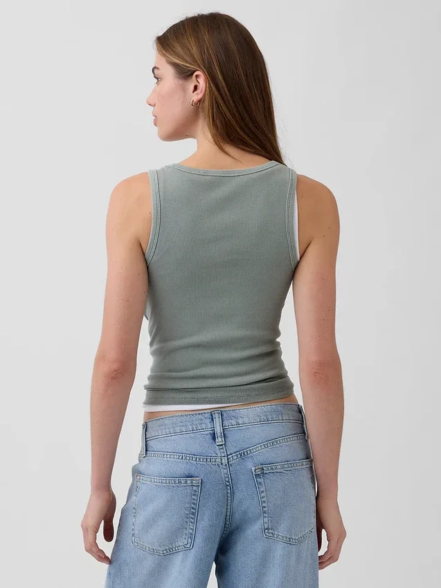 Ribbet tank-top med rund hals