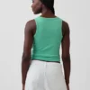 Ribbet tank-top med rund hals