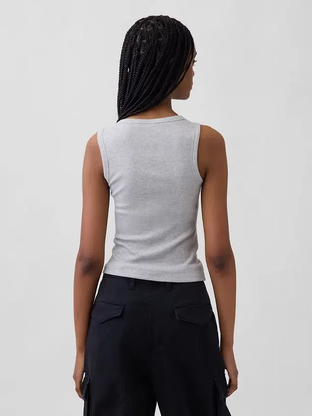 Ribbet tank-top med rund hals