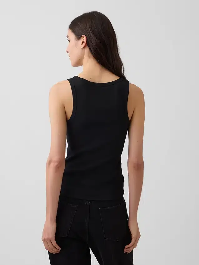 Ribbet tank-top med rund hals