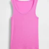 Ribbet tank-top med rund hals