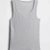 Ribbet tank-top med rund hals