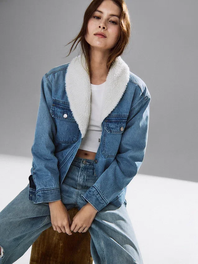 Sherpa-fôret denimjakke med sjalhals