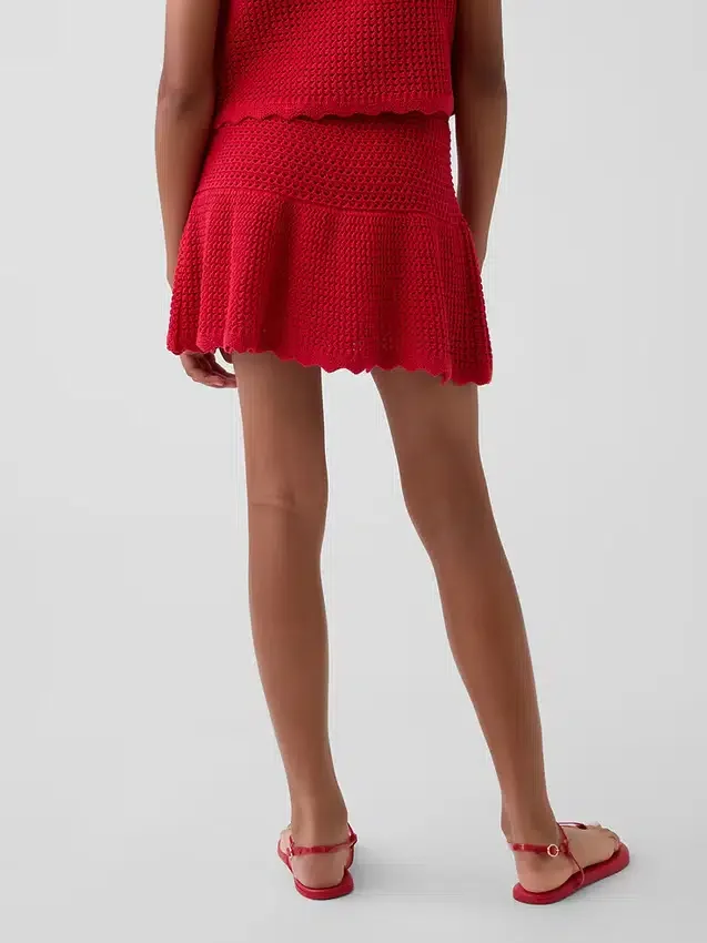 Skort med lag på lag i heklet bomull for barn