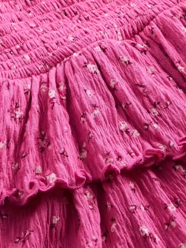 Skort med lagdelte skjørt i krøllet strikk for barn