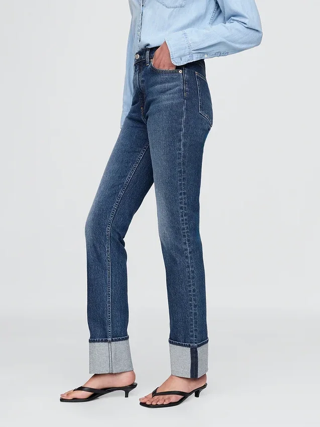 Slim straight-Jeans med høy midje og oppbrettede bukseben i 90-tallsstil