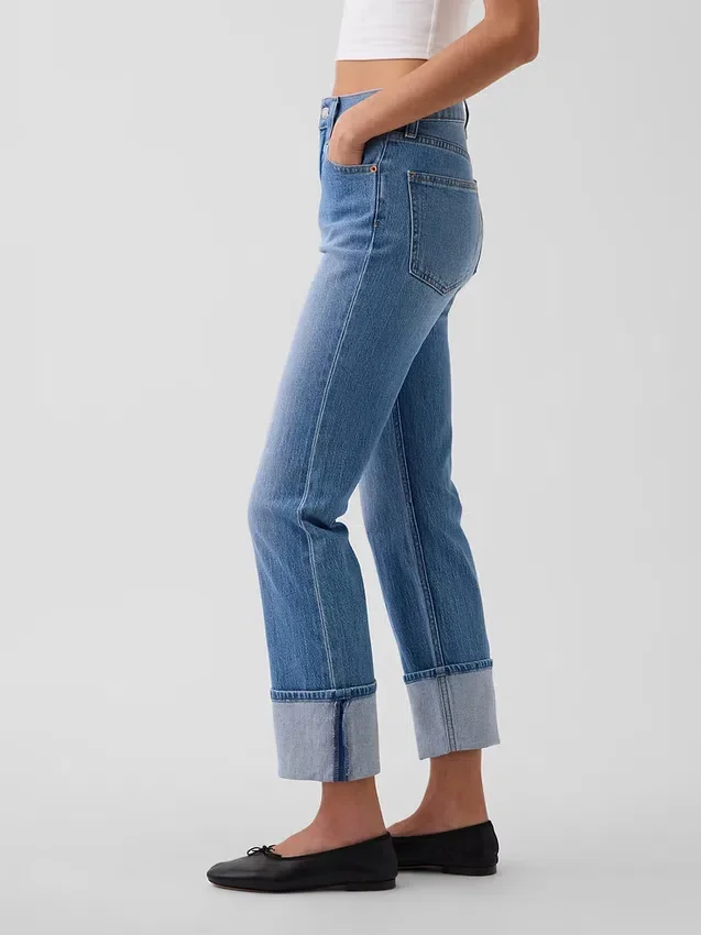 Slim straight-Jeans med høy midje og oppbrettede bukseben i 90-tallsstil